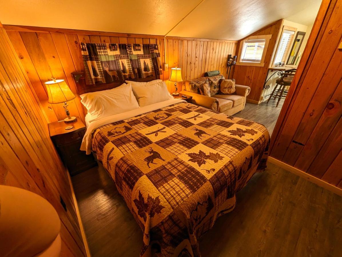 Yellowstone'S Treasure Cabins Gardiner Ngoại thất bức ảnh