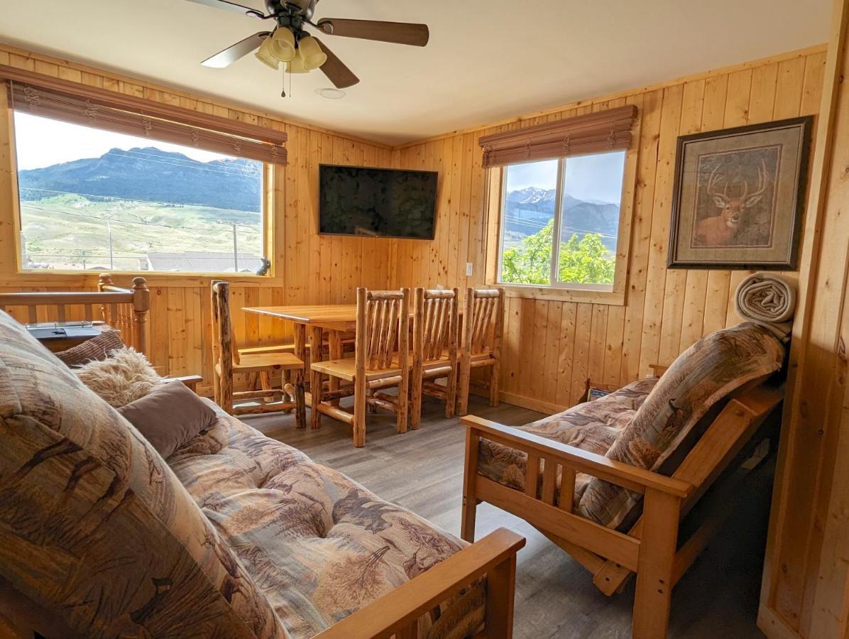 Yellowstone'S Treasure Cabins Gardiner Ngoại thất bức ảnh