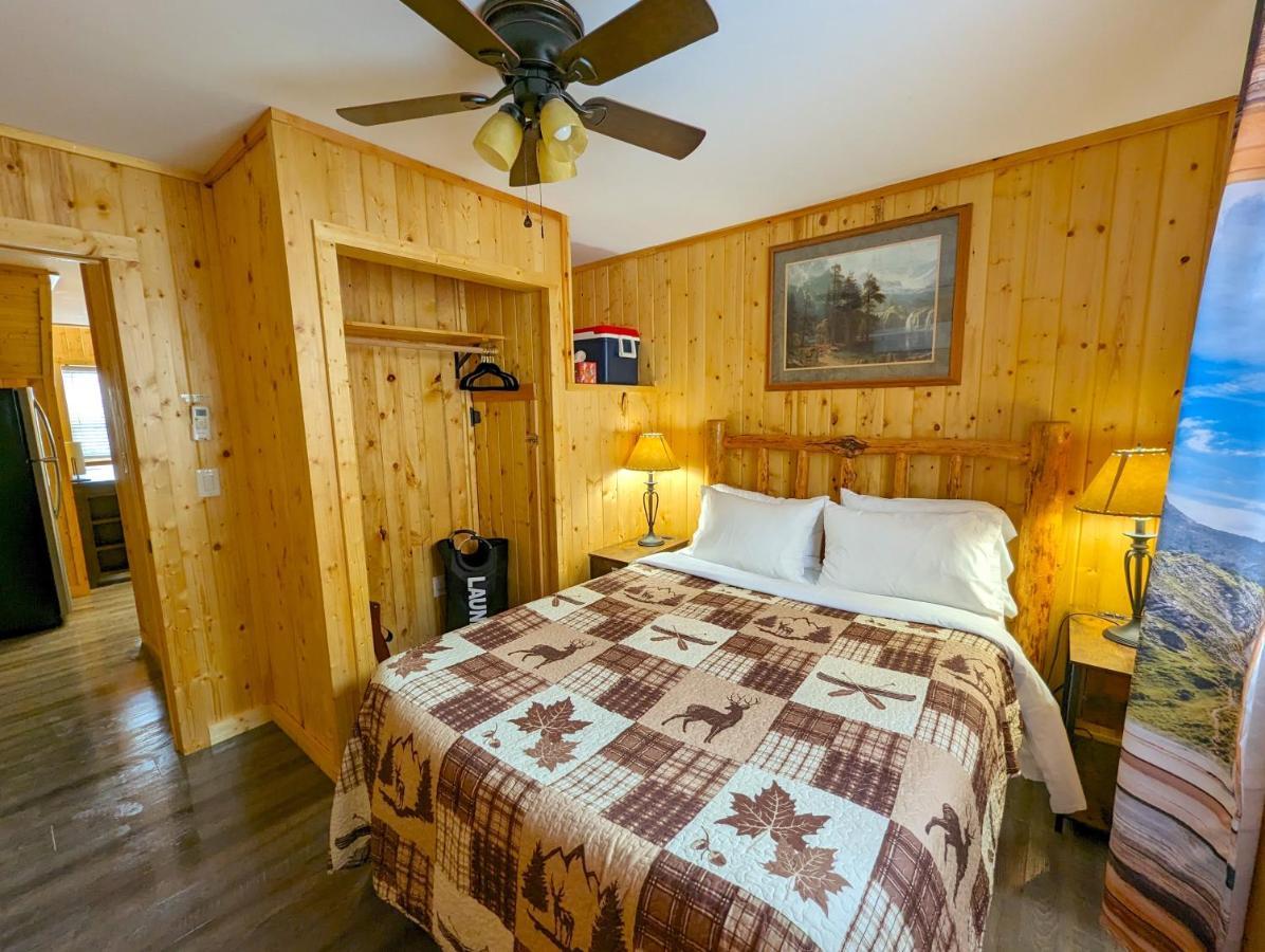Yellowstone'S Treasure Cabins Gardiner Ngoại thất bức ảnh