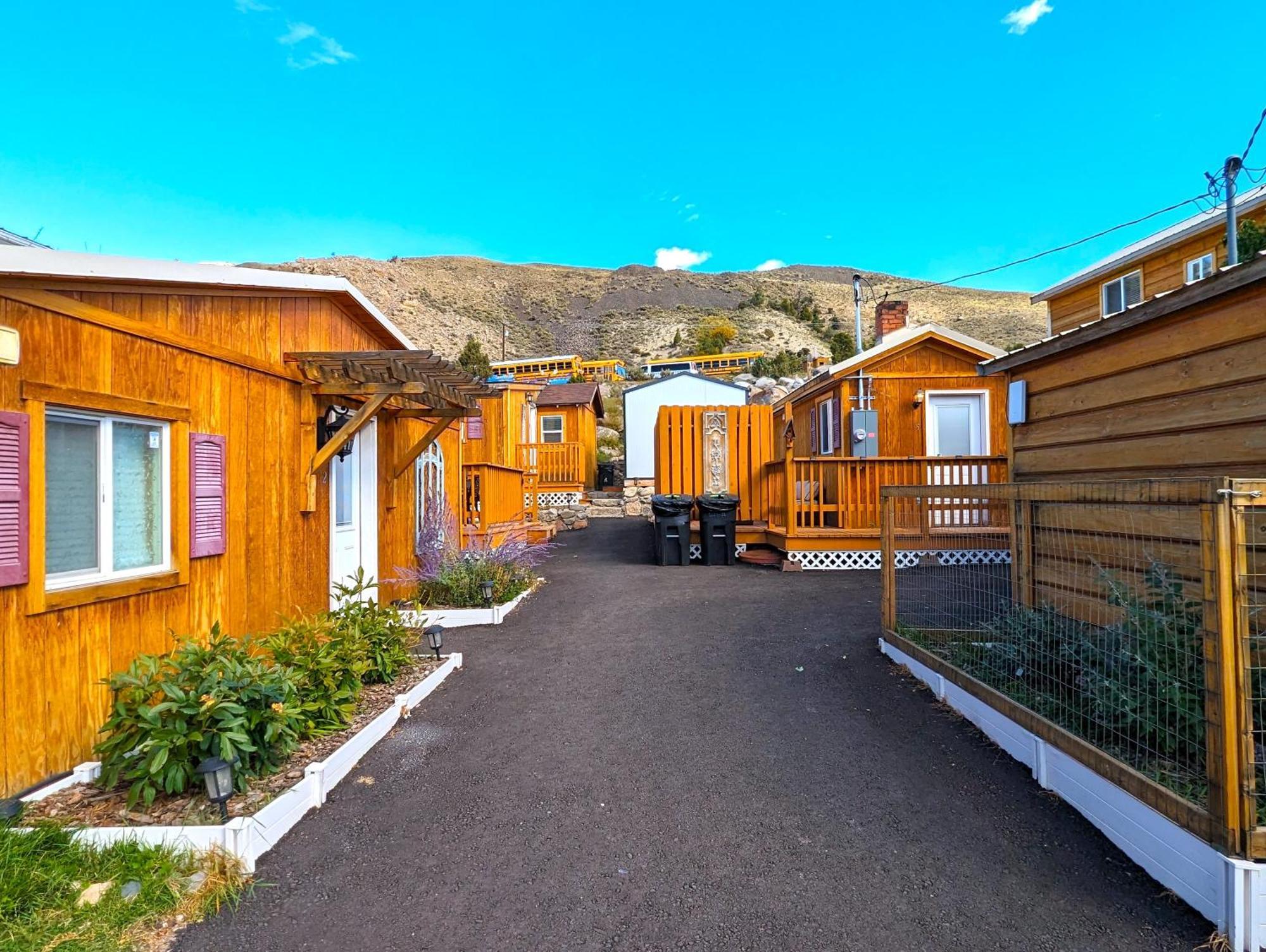 Yellowstone'S Treasure Cabins Gardiner Ngoại thất bức ảnh