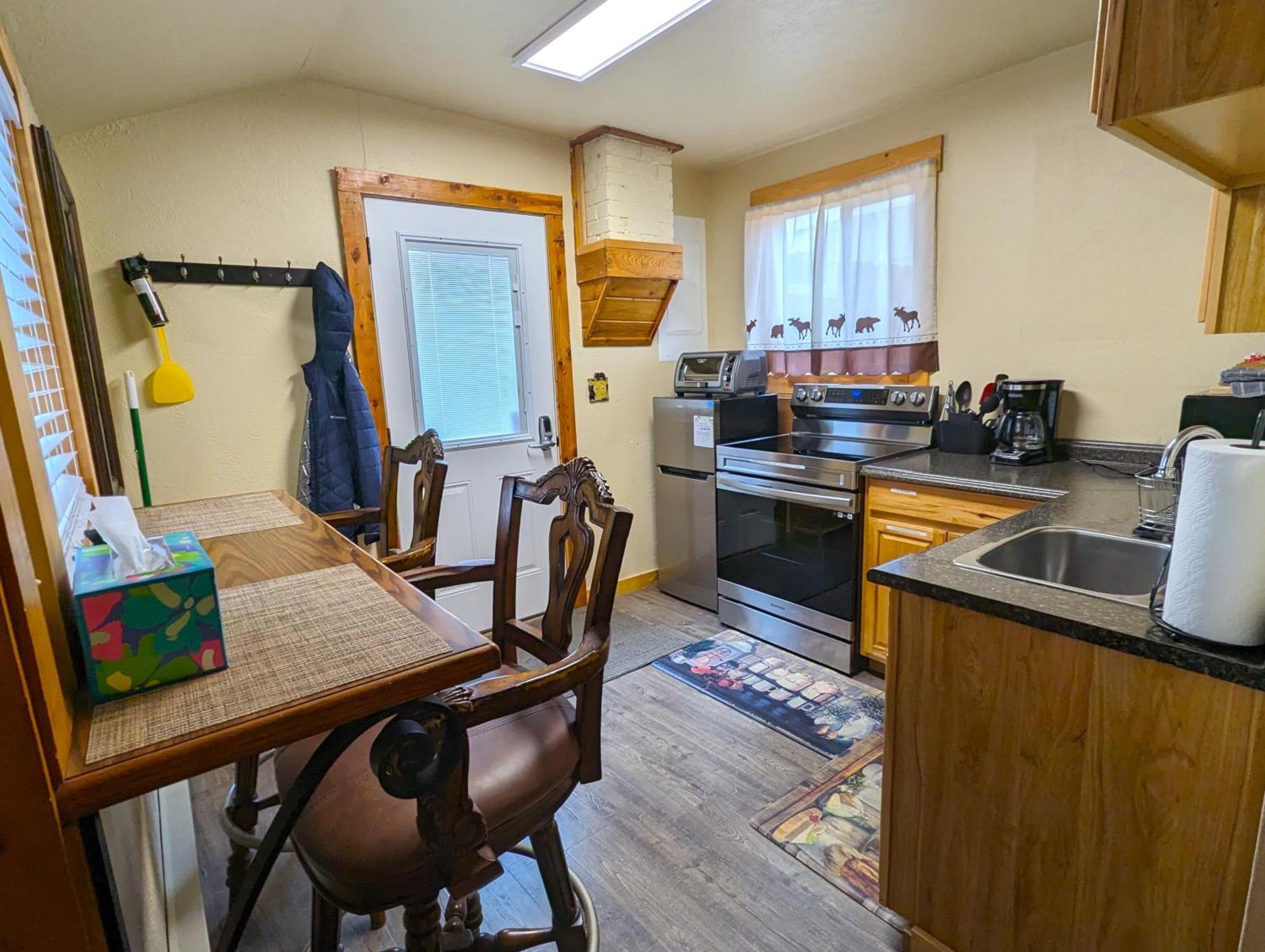Yellowstone'S Treasure Cabins Gardiner Ngoại thất bức ảnh