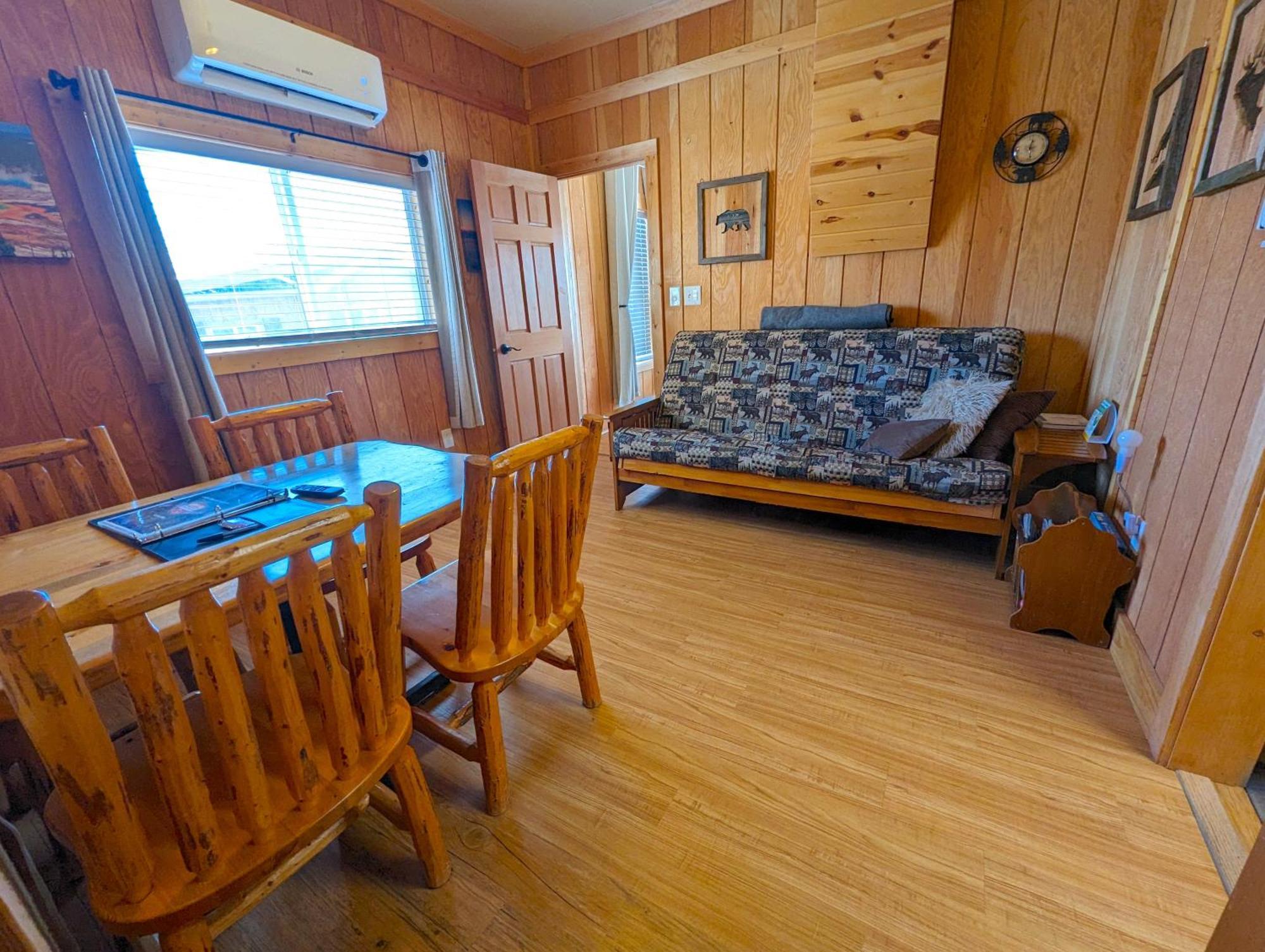 Yellowstone'S Treasure Cabins Gardiner Ngoại thất bức ảnh