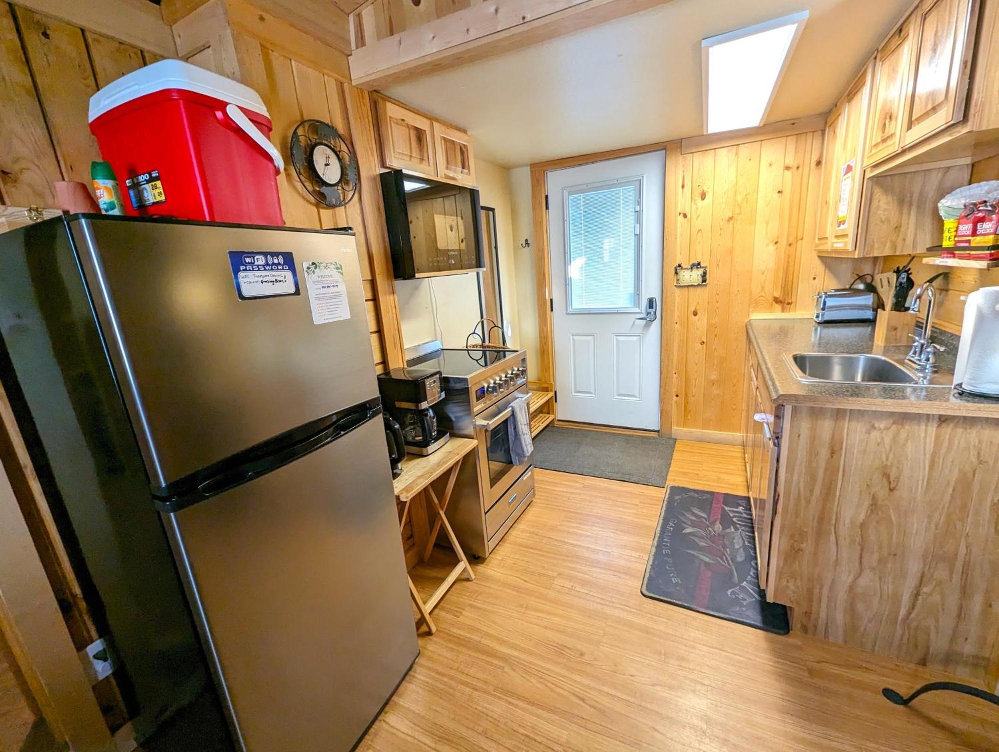 Yellowstone'S Treasure Cabins Gardiner Ngoại thất bức ảnh