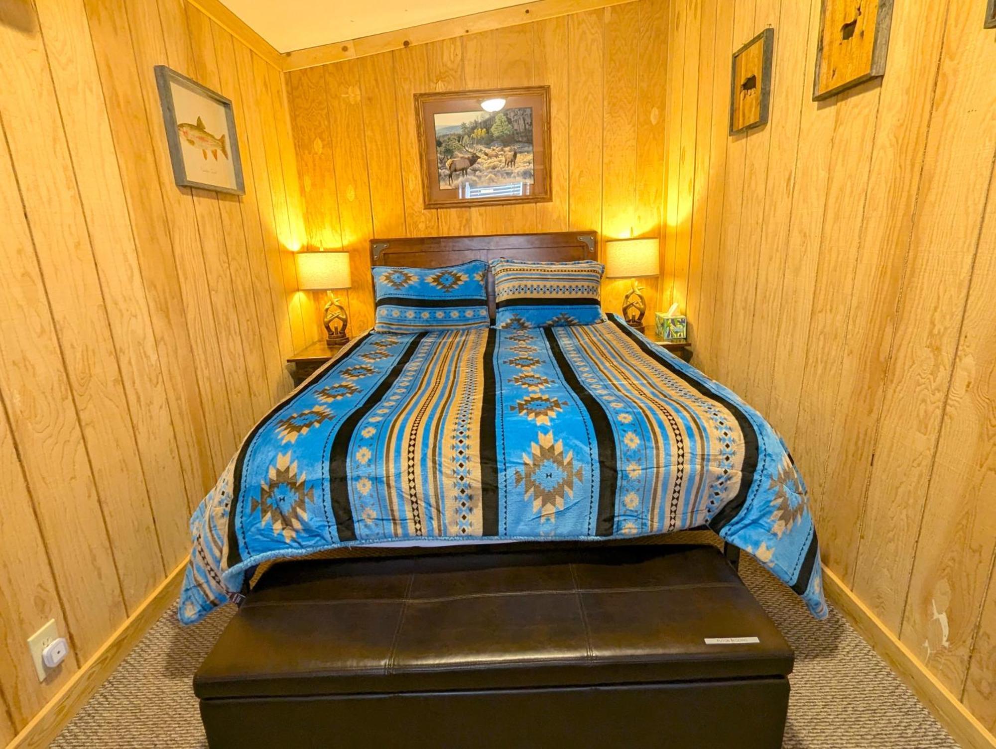 Yellowstone'S Treasure Cabins Gardiner Ngoại thất bức ảnh