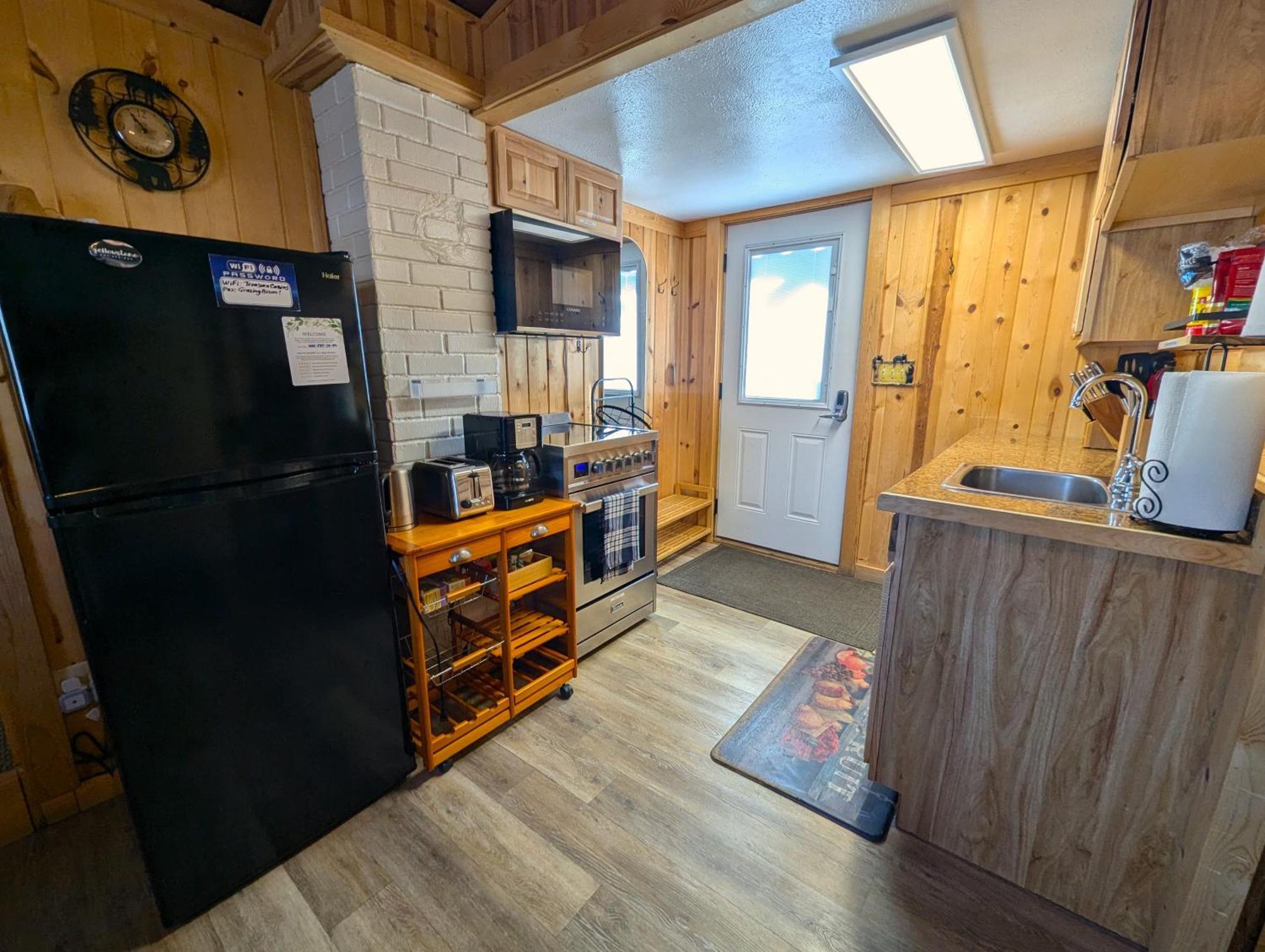 Yellowstone'S Treasure Cabins Gardiner Ngoại thất bức ảnh